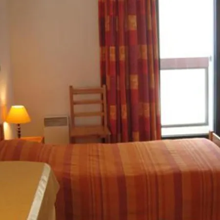 La Rochelle: Appt 3 Pieces, 6 Pers, Piscine, Parking, Proche - Fr-1-551-19 Apartment